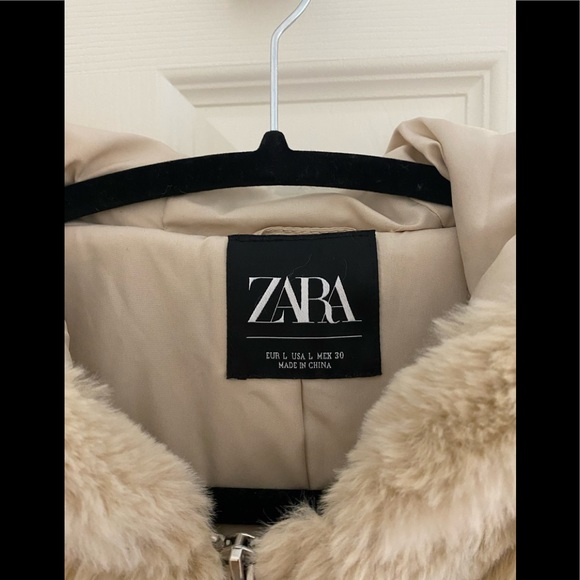 Zara faux fur coat with hoodie - Picture 3 of 3
